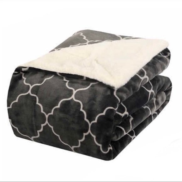 Life Comfort Bedding Life Comfort Ultimate Faux Fur Throw Dark Gray